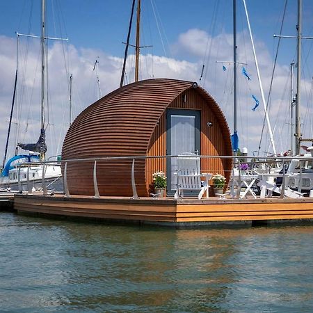 Sea Breeze Ark 900 Hotel Емсуърт Екстериор снимка